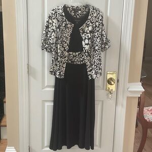 Elegant Black and White Women's Midi Dress